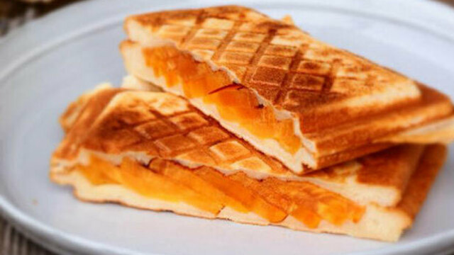 休日ブランチやおやつに！スイーツ風「ホットサンド」レシピ5つ antenna[アンテナ]