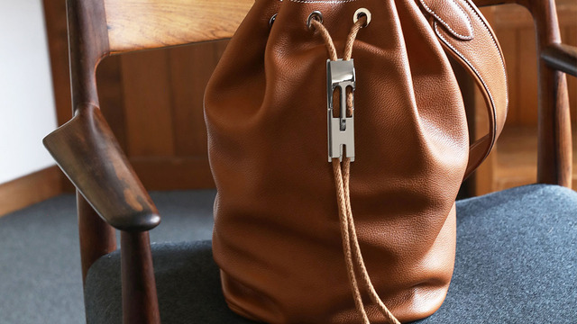 カジュアルが際立つ【HERMES】ホース ショルダーバッグ ◇スピード発送◇ HERMES (エルメス)《ホースバック》バッグ
