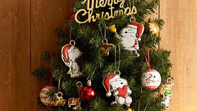 スヌーピーの壁掛けクリスマスツリーが優秀！省スペースでかわいく