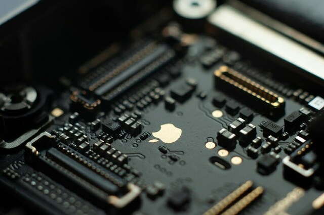  iPhone Xの生産はさらなる遅れに直面、10月中旬に開始予定