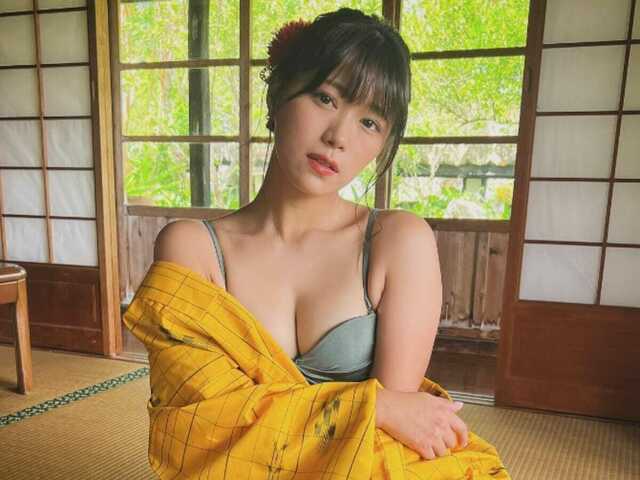 山内鈴蘭エロ エロい」山内鈴蘭、はだけた浴衣から美乳があらわに！ セクシーショット披露に「妖艶という言葉を贈ります」 | antenna[アンテナ]