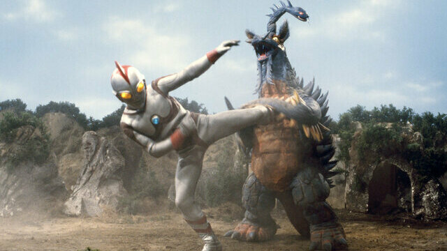 1月28日 ウルトラマン80 観音様の足元からズラスイマーが出現