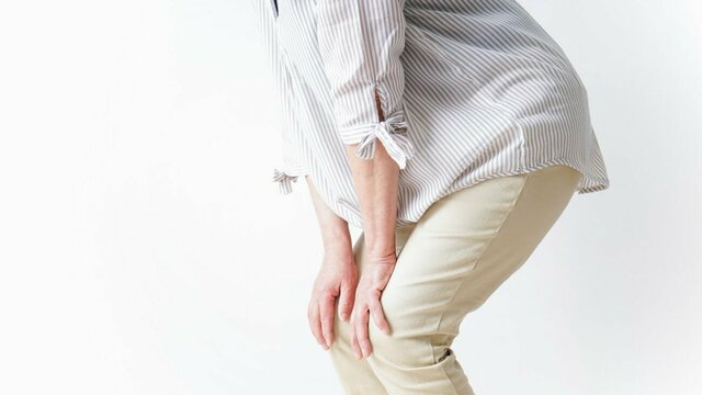 ひざ痛対策】意外！ 上半身の筋力低下が危ない - イラストでわかる 肩