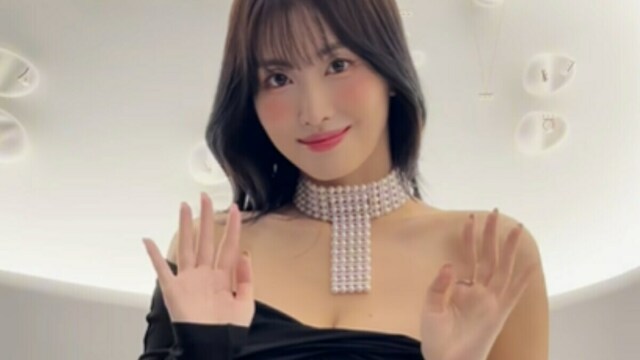 TWICE・モモ、谷間ちらりな大胆ぴっちりドレス姿に反響