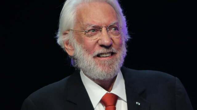 ドナルド・サザーランド逝去、『M★A★S★H』『ハンガー・ゲーム』など ─ 息子キーファー・サザーランドが追悼文公開 antenna[アンテナ]