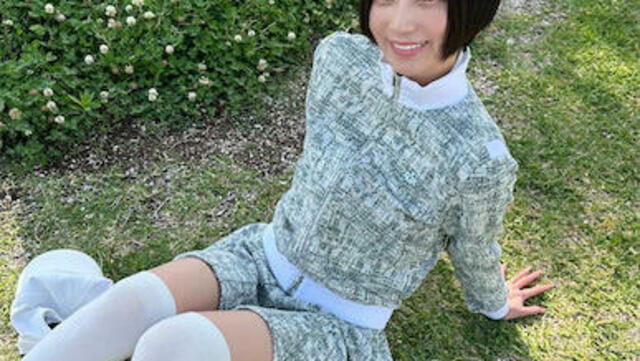 神美脚 神美脚」神部美咲、おへそ&美脚を見せた超ミニスカコーデにファン歓喜！「スタイル良すぎ」 | antenna[アンテナ]
