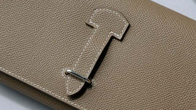 いま「エルメス」で買うべき“ウォレットバッグ《1957》トゥー