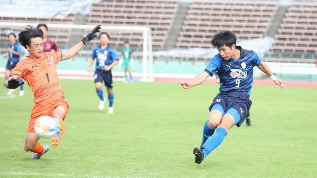 [MOM4917]大津FW山下景司(3年)_プレミアWEST得点ランク1位、実力発揮でハットトリック | antenna[アンテナ]