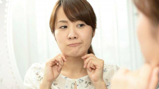 顔のたるみが気になる方へ【ほぐす×鍛える】で10歳若返りを目指す小顔ヨガ | antenna[アンテナ]