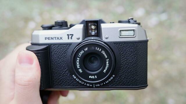 令和のフィルムカメラ「PENTAX 17」で、何気ない日常が特別な