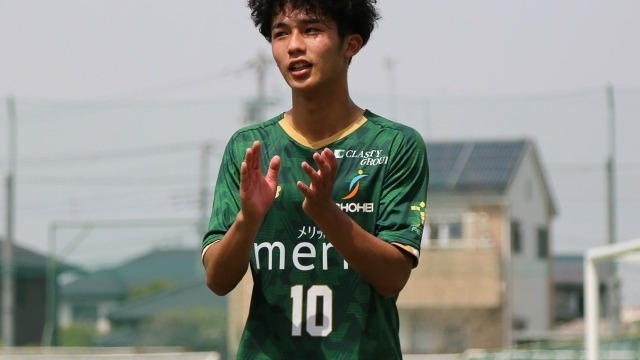 MOM5096]前橋育英DF市川劉星(3年)_空から見守る祖母に捧げた