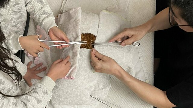 え、手術中の写真!?」心臓外科医パパが我が子2人と手術したモノ