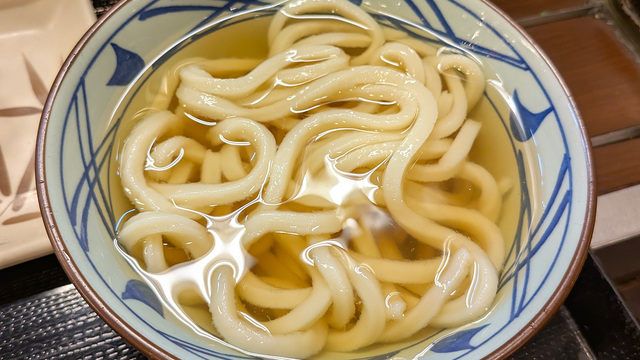 丸亀製麺の420円かけうどん→無料で贅沢うどんに大変身！追加