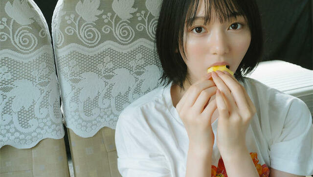 値下げしました。岸みゆ 1st 写真集　直筆サイン　メッセージ宛名入り Amazon.co.jp: 岸みゆ ババババンビ 直筆サイン入りリモート