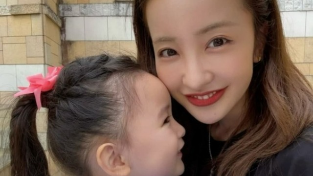 【本日限定】前田敦子　板野友美　週刊少年サンデー2011年 前田敦子／板野友美 少年サンデー（新品）2690 - メルカリ