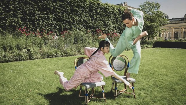 パリのパフォーマンスイベント「Rencontre au Jardin」にて
