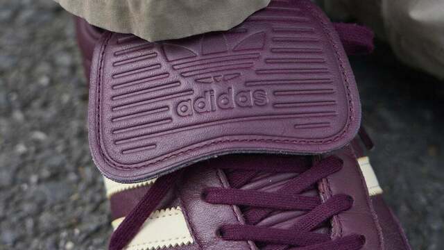 綾 アディダスオリジナルスと Song for the Mute による、自然に