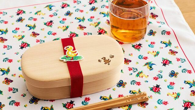 【完売品】FEILER 万平ホテル コラボ ハンカチ すずらん 万平ホテル×FEILERの限定ハンカチ、第2弾は名品すずらんクッキー