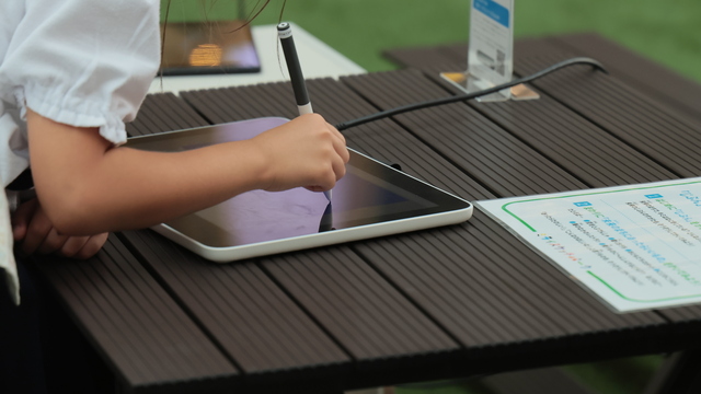 Wacom MovinkPad 11 ポータブルタブレット極美品※プロペン3無し Wacom MovinkPad 11 ポータブルタブレット極美品※プロペン3無し
