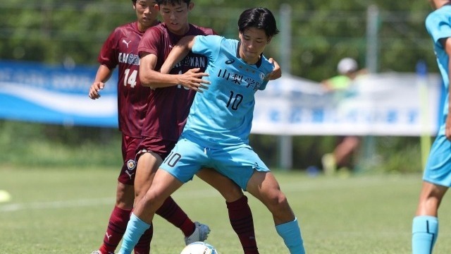 山梨学院練習着　上のみ MOM5066]山梨学院FW山崎陽(1年)_先輩を参考に力を磨く183cmの