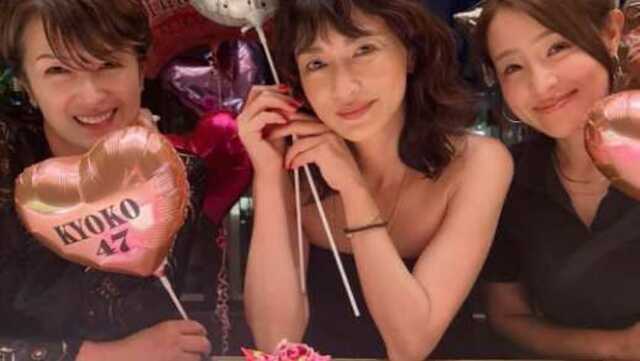板野友美・前田敦子の合同誕生日会に参加の美女に注目集まる