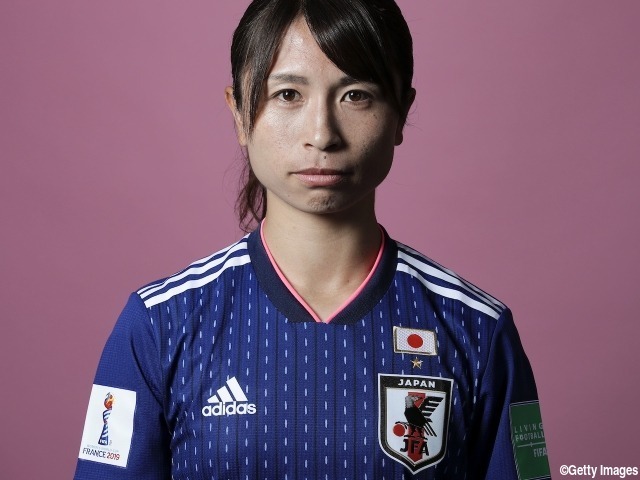 鮫島彩岩渕真奈 なでしこジャパン Tシャツ 鮫島彩 on X: 