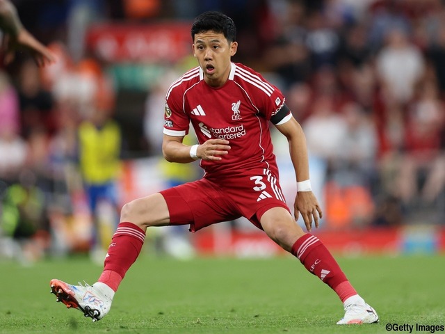 リバプール　遠藤航選手　サイン入り　サッカースパイク サッカーショップKAMO限定”のFUTURE 7！！ 遠藤航選手のサイン