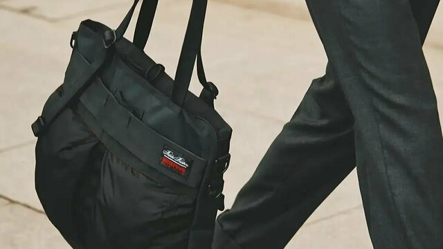 大人が選ぶべき黒バッグ3選】ポーター×マーガレット・ハウエル