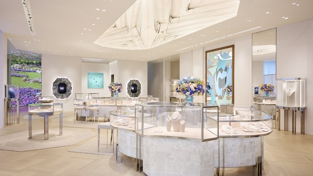 TIFFANY & CO.】ピンク サファイヤが煌めく日本限定