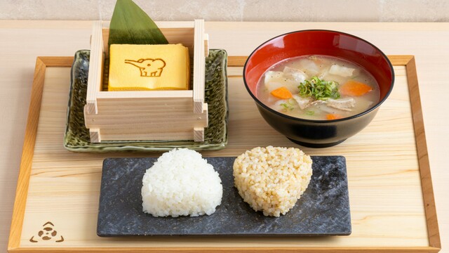 しおおにぎり 万博で“塩だけで勝負”したら行列に】おにぎり専門店「PACKN-TO