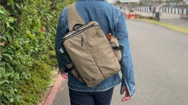 多機能スリングバッグ「ATTIV」 14インチ、A4が入る驚異の6層構造と15ポケットで収納上手な