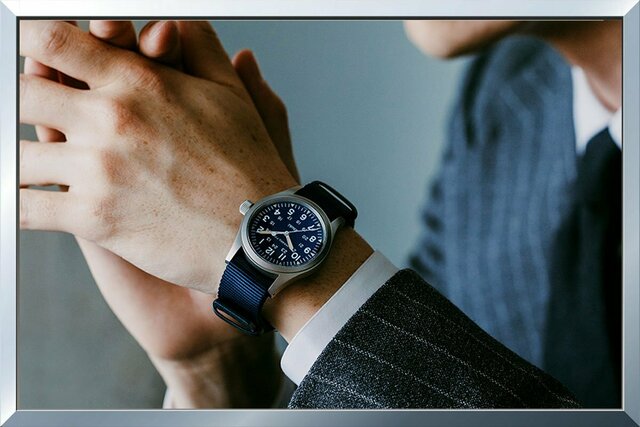 HAMILTON 手巻き時計 ミリタリー 青 Ships スーツに映える！】ドレススタイル×ミリタリーウォッチ「SHIPS