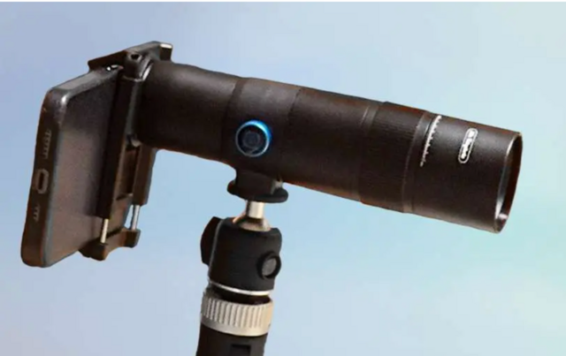 簡単、スマホに取り付けるだけ。光学30倍ズームも単眼鏡としても