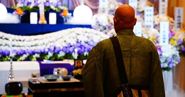 僧侶に求められるのは「法話」よりも「タイムキープ」…僧侶が葬儀社に抱く複雑な思いとは？ | antenna[アンテナ]