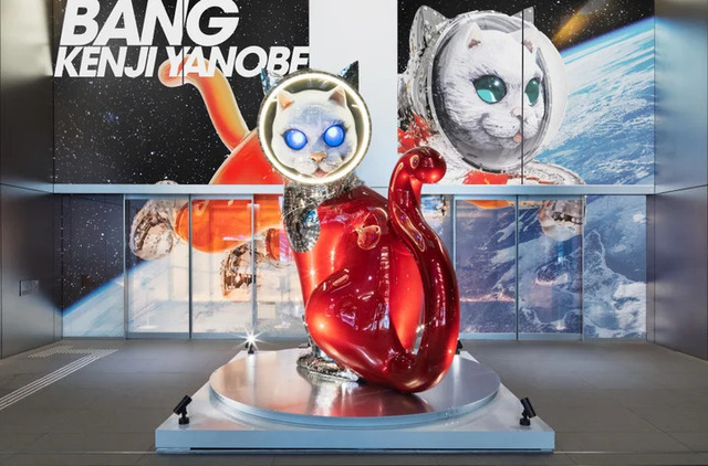 宇宙　ガラスの猫 期間限定】巨大な「宇宙猫」がグラングリーン大阪をジャック！街に現れ