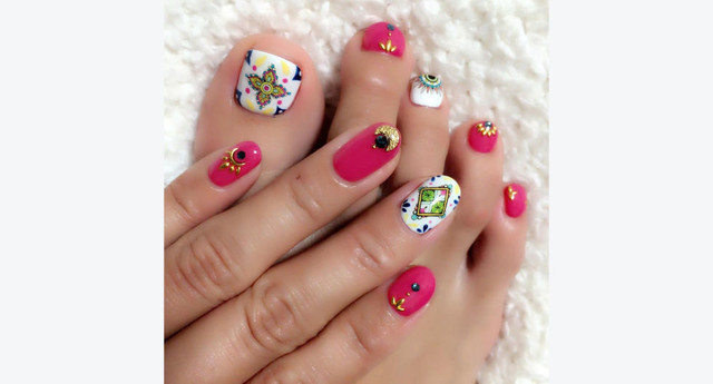 カラフル モロッコタイル柄 ネイルがおしゃれ Antenna アンテナ