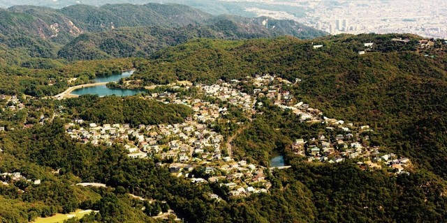 アレックス カーが伝えたい日本風景１００ Vol 5 兵庫県 芦屋 奥池地区 景観と生活環境が守られた奇跡の高級住宅地 Antenna アンテナ