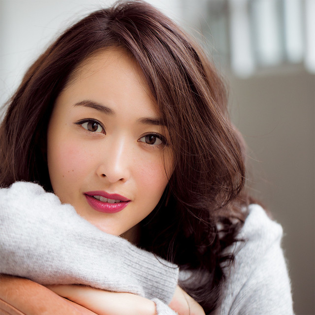 華やか青み口紅で いつものブラウンメイクを華やかに Antenna アンテナ