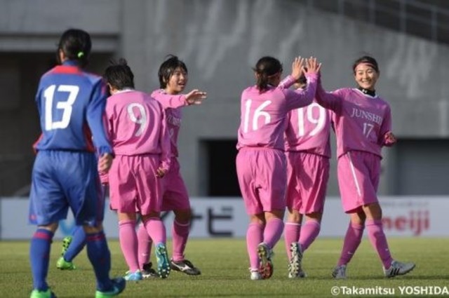 写真ギャラリー 16 12 30 第25回全国高等学校女子サッカー選手権大会 1回戦 藤枝順心 5 1 開志学園 Antenna アンテナ