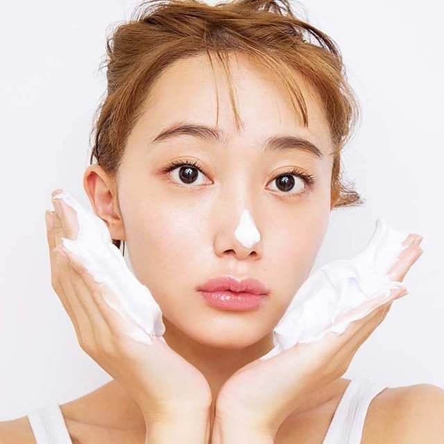 濱田マサル 洗顔 クレンジングは毎日のメイクの濃さや季節で選択を 動画公開中 Antenna アンテナ