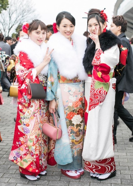 振袖美人多数 北九州市で成人式が開催 晴れ着に身を包んだ美しい新成人をレポート Antenna アンテナ