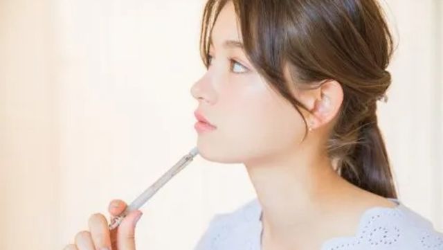 くるりんぱヘアアレンジ ポニーテール バレッタを使ったアレンジなど基本から応用をおさらい 動画付き Antenna アンテナ