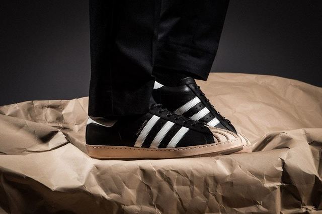 HBX が Hender Scheme x adidas Originals 第2弾コラボの着用 Hender Scheme と adidas Originals のタッグより第4弾目となる