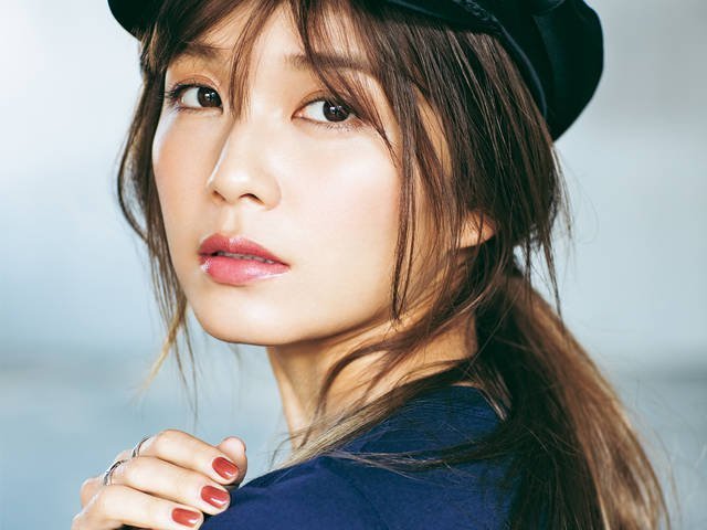 宇野実彩子 Paku Chan ピンクのチーク リップ を 可愛い 大人のキレイ に昇華するブラシ塗りテク Antenna アンテナ
