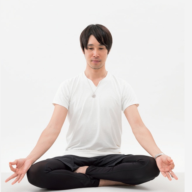 引き締まった背中に ヨガジャーナルpresents 芥川舞子さんに学ぶ 後屈ポーズ 5 開催 Antenna アンテナ