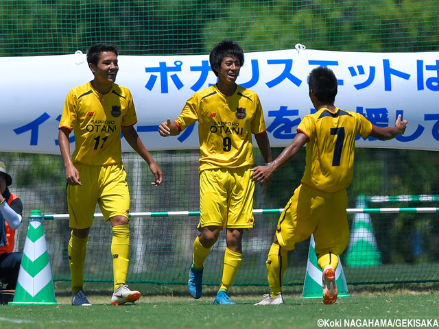 激戦の幕開けは札幌大谷fw齋藤留偉の先制ゴール 8枚 Antenna アンテナ