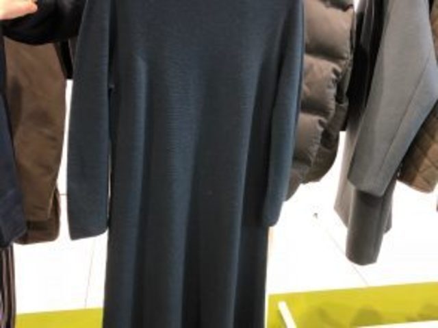 ユニクロ18秋冬展示会 秋イチに欲しい美スタイルなニットワンピが神がかってる Antenna アンテナ