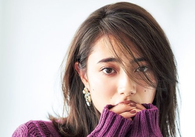 邪魔な前髪が今っぽい リラックスムードたっぷりのナチュラル前髪 Antenna アンテナ