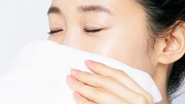 毛穴を小さくするには おすすめケア方法 顔 鼻の毛穴ケア 皮膚科医推奨 保冷剤を使ったケアなどのまとめ Antenna アンテナ