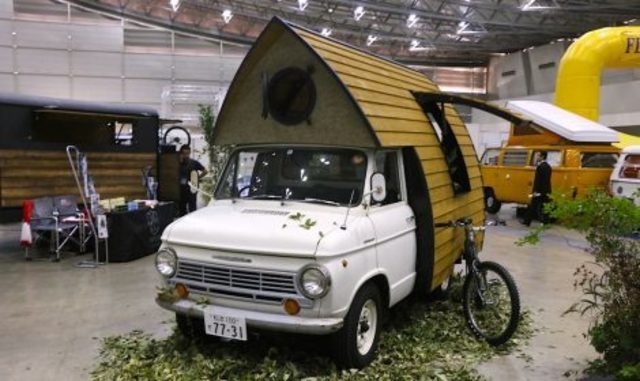 旧車トラックの荷台にとんがり屋根の小屋を建造 こんなクルマで暮らしたい Antenna アンテナ